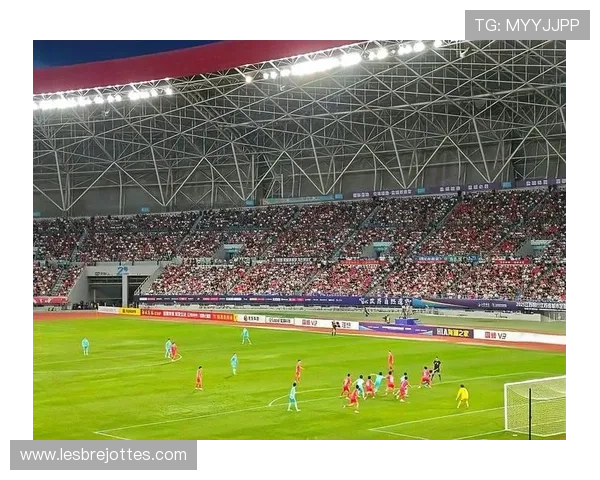 专业真人足球比赛赛事直播,实时观看高水平足球对决满足你的观赛需求 专业真人足球比赛赛事直播,实时观看高水平足球对决满足你的观赛需求